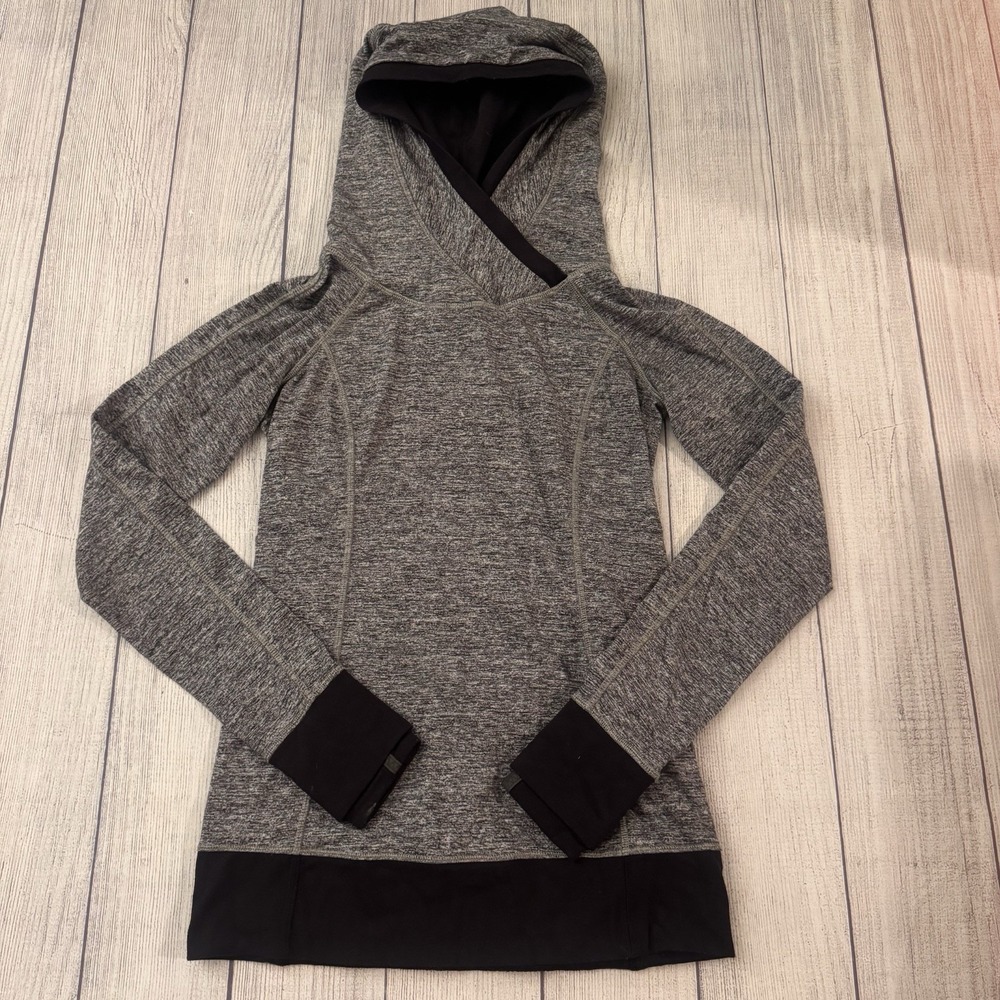 Lululemon Think Fast Hoodie Size 4 Performance Workout Run Gym Thumb Holes